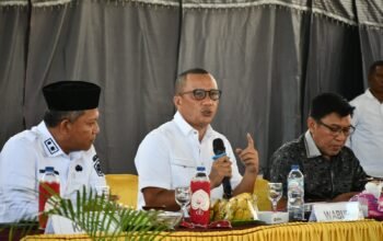 Wakil Bupati Boalemo, Lahmuddin Hambali Minta Aparat Desa Jaga Kekompakan. (Sumber Foto: Prokopim)