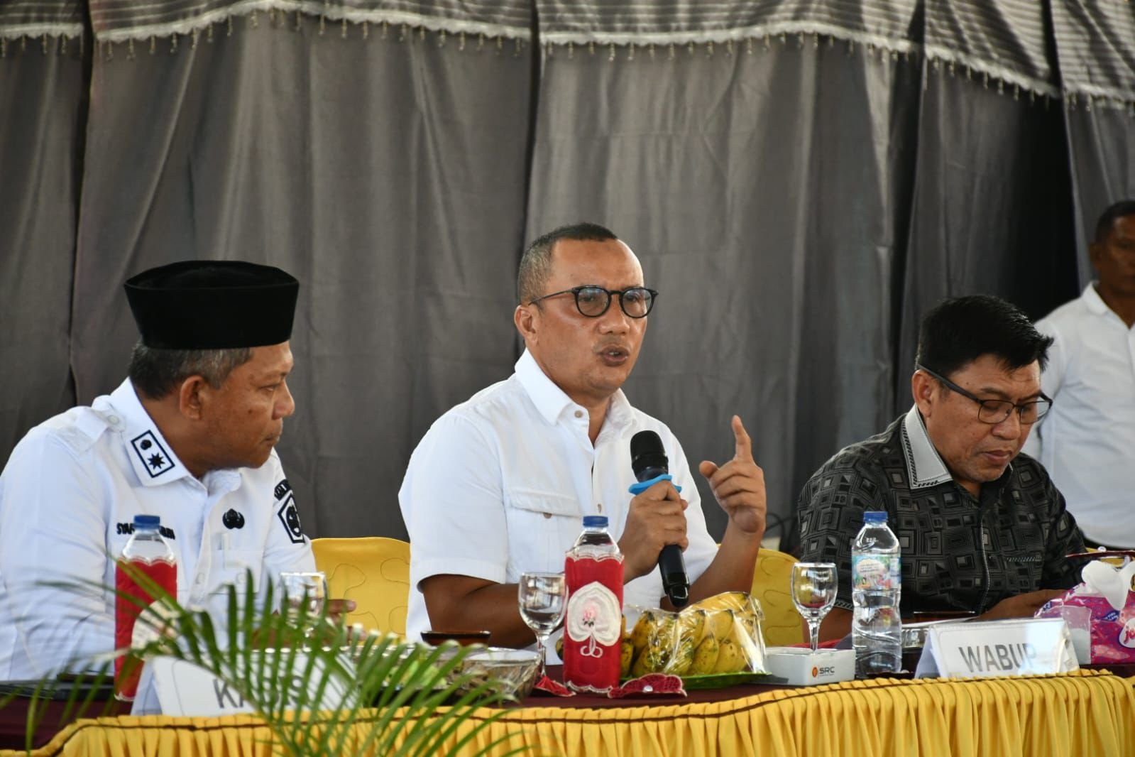 Wakil Bupati Boalemo, Lahmuddin Hambali Minta Aparat Desa Jaga Kekompakan. (Sumber Foto: Prokopim)