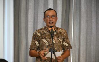 Wakil Bupati Boalemo, Lahmuddin Hambali membuka kegiatan pembinaan dan pemetaan Alkes di Puskesmas dan Labkesmas kabupaten Boalemo.(Sumber Foto: Prokopim)