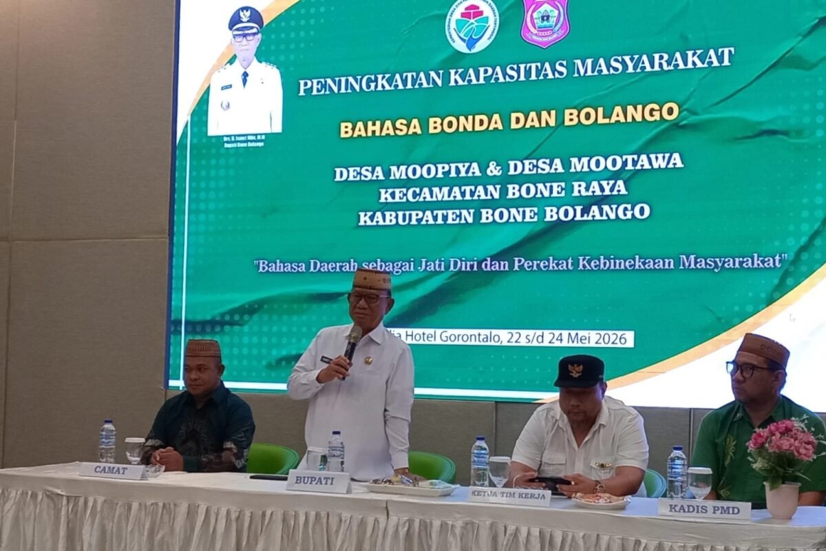 Bupati Bone Bolango, Ismet Mile Buka Kegiatan Peningkatan Kapasitas Masyarakat Bahasa Bonda dan Bolango. (Sumber Foto: Rizal)