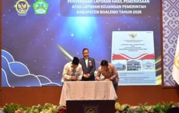 Penyerahan LHP LKPD Pemkab Boalemo 2025 oleh BPK Gorontalo. (Sumber Foto: Prokopim)