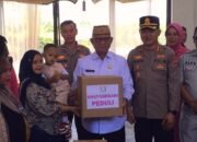 Pemerintah Kabupaten (Pemkab) Bone Bolango berkolaborasi dengan Bhayangkari Bone Bolango menggelar kegiatan Bhakti Sosial dan Bhakti Kesehatan