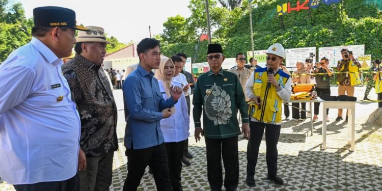 Wapres Gibran Didampingi Rachmat Gobel, Gusnar Ismail, Idah Syahidah dan Ismet Mile Kunjungi Bendungan Ulugan Bol