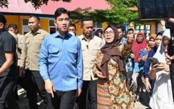 Wapres Gibran berkunjung ke salah satu Sekolah Dasar di Bone Bolango, Gorontalo