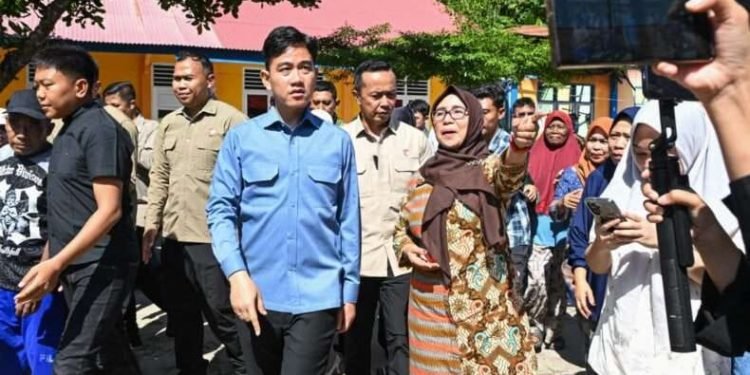Wapres Gibran berkunjung ke salah satu Sekolah Dasar di Bone Bolango, Gorontalo