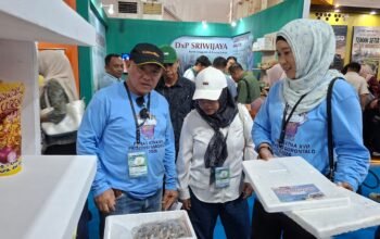 Ketua DPRD Pohuwato Beni Nento Kunjungi Stand Pohuwato di Pekan Nasional Tani dan Nelayan di Gorontalo