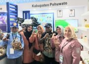Dari Pelosok Popayato, UMKM Sahaja Desa Dambalo Pikat Hati Bupati Mimika di PENAS 2026