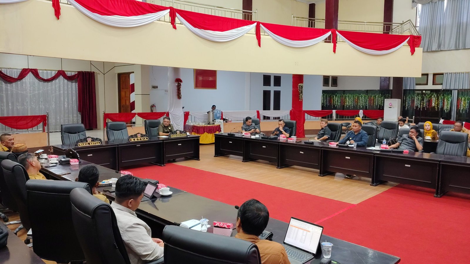 Pansus Pajak dan Retribusi DPRD Pohuwato Menggelar rapat bersama Pemerintah daerah dan Manajemen BJA Group