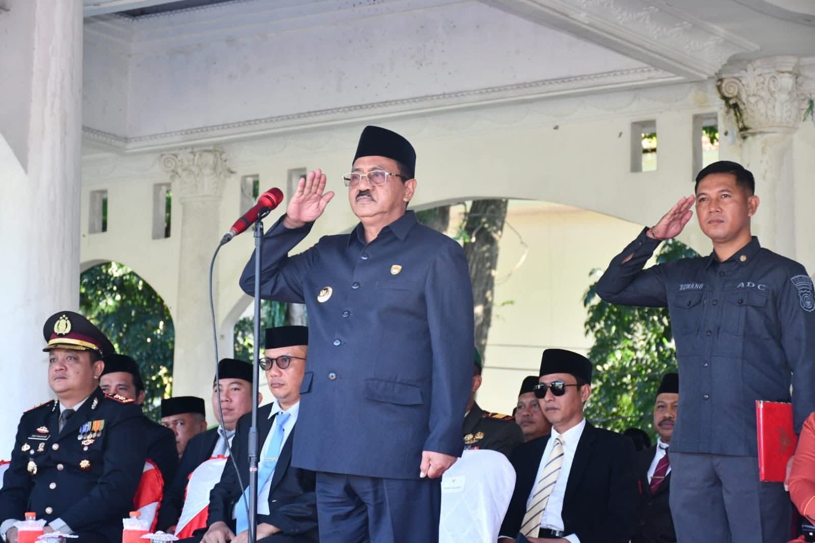 Bupati Rum Pagau pimpin upacara Hari Lahir Pancasila. (Sumber Foto: Prokopim)