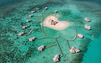 Pulau Cinta Boalemo Saat itu. Kini yang tersisa tiang-tiang beton di Pulau Cinta. (Sumber Foto: BPKP Gorontalo)