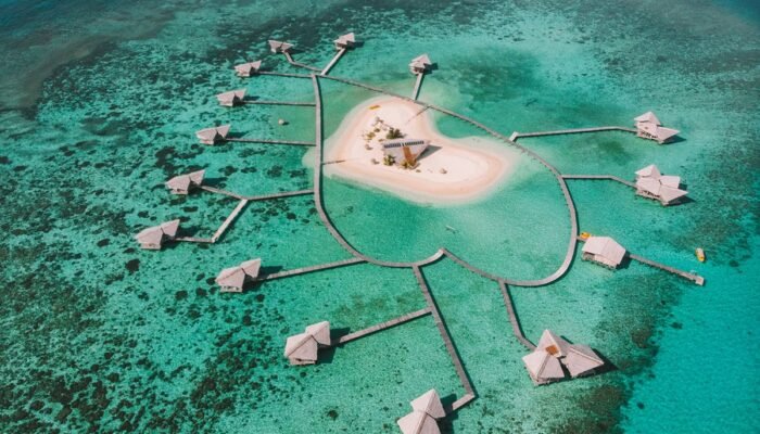Menatap Puing Mimpi Pulau Cinta, Ketika ‘Maladewa-nya Indonesia’ Tinggal Tiang Beton