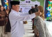 Sekretaris Daerah Bone Bolango, Iwan Mustapa, menghadiri acara penamatan dan perpisahan siswa kelas IX SMP Negeri 1 Tapa. (Foto Istimewa)