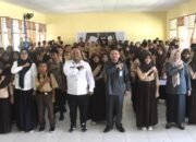 Pengadilan Agama Suwawa, bekerja sama dengan Kantor Wilayah Kementerian Hak Asasi Manusia (Kanwil KemenHAM) Sulawesi Tengah Wilayah Kerja Gorontalo, PA Suwawa menggelar kegiatan Sosialisasi Pencegahan Pernikahan Usia Dini yang berperspektif HAM, di Ruang Kesenian SMP Negeri 1 Botupingge. (Foto Istimewa)