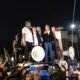 Dua Wakil Ketua DPR RI, Sufmi Dasco Ahmad dan Saan Mustopa, keluar dari Gedung Nusantara I DPR RI seusai menerima audiensi perwakilan mahasiswa yang menggelar pertunjukan di depan Kompleks Parlemen. (Sumber Foto: kompas.com)