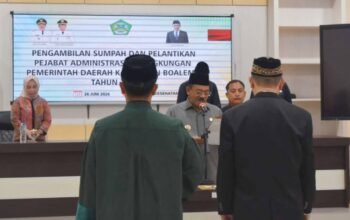 Bupati Boalemo Rum Pagau, Lantik Direktur Rumah Sakit Clara Gobel, dr. Roni Imran. (Foto: Prokopim)