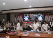 Pimpin Press Release, Kapolda Gorontalo Paparkan Hasil Pengungkapan Kasus 3C, Narkoba, dan PETI. (Sumber Foto: Humas Polda)