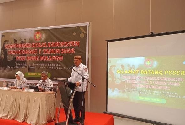 Sekda Bone Bolango Buka Konferensi Kerja PGRI