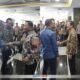 Wakil Bupati Boalemo, Lahmudin Hambali, bersama Menteri Kelautan dan Perikanan RI, Sakti Wahyu Trenggono, beserta Wakil Menteri Kelautan dan Perikanan RI, Didit Herdiawan Ashaf, dalam agenda penguatan sektor maritim regional. (Foto Istimewa)