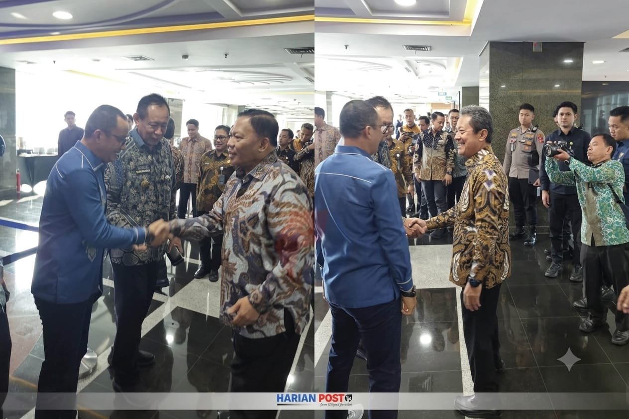Wakil Bupati Boalemo, Lahmudin Hambali, bersama Menteri Kelautan dan Perikanan RI, Sakti Wahyu Trenggono, beserta Wakil Menteri Kelautan dan Perikanan RI, Didit Herdiawan Ashaf, dalam agenda penguatan sektor maritim regional. (Foto Istimewa)