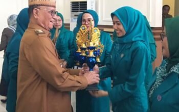 Bupati Bone Bolango, Ismet Mile pada Acara Puncak HKG PKK ke-54 tingkat Kabupaten Bone Bolango tahun 2026.(Sumber Foto: Kominfo)