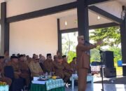 Bupati Ismet Mile saat memimpin Apel Kerja di lingkungan Pemerintah Kabupaten Bone Bolango.(Sumber Foto: Kominfo)