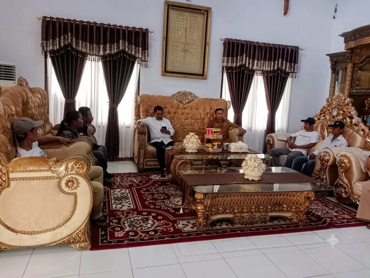 Masyarakat Desa Harapan Temui Bupati Boalemo, Rum Pagau sampaikan Persoalan Program PTSL di desa Harapan.