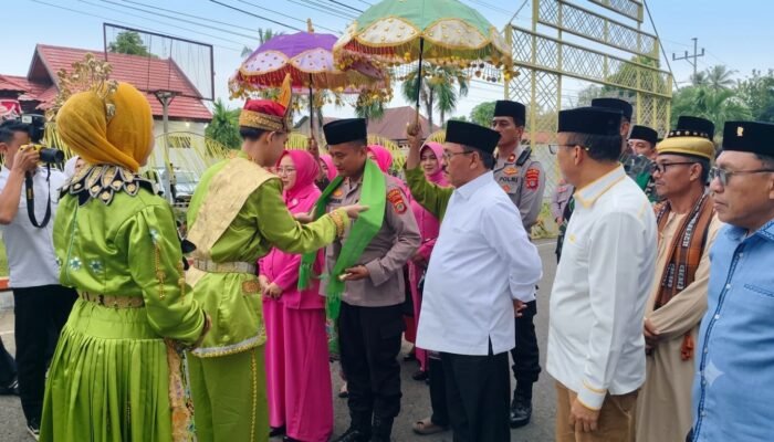 Tradisi Mopotilolo Sambut Kehadiran Kapolres Boalemo AKBP Firman Taufik