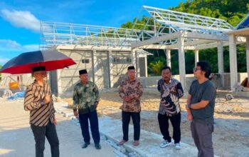 Wakil Bupati Boalemo, Lahmuddin Hambali Tinjau Progres Pembangunan Kampung Nelayan Merah Putih di Desa Pentadu Barat.(Foto Prokopim)