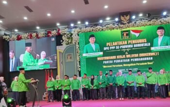 Ismet Mile Lantai Enam DPC PPP se-provinsi Gorontalo.(Foto: Ais/harianpost)