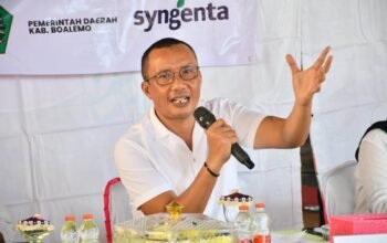Wakil Bupati Boalemo, Lahmuddin Hambali saat membuka FGD Pengelolaan Aset Lahan Pertanian Berkelanjutan di Desa Balate Jaya.(Foto Prokopim)