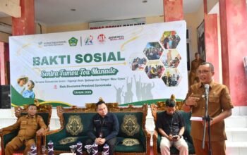 Wakil Bupati Boalemo, Lahmuddin Hambali saat menghadiri Bakti Sosial penyerahan bantuan ATENSI dari Kemensos RI.(Foto Prokopim)
