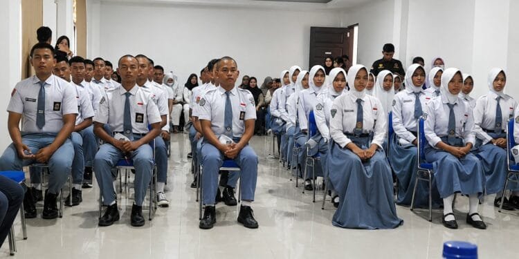 Pasukan Pengibar Bendera Merah - Putih di HUT RI ke - 81 di Bone Bolango
