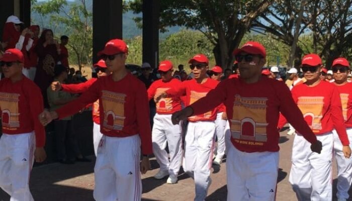 Lomba Gerak Jalan Sambut HUT RI ke – 81 di Bone Bolango Berlangsung Meriah