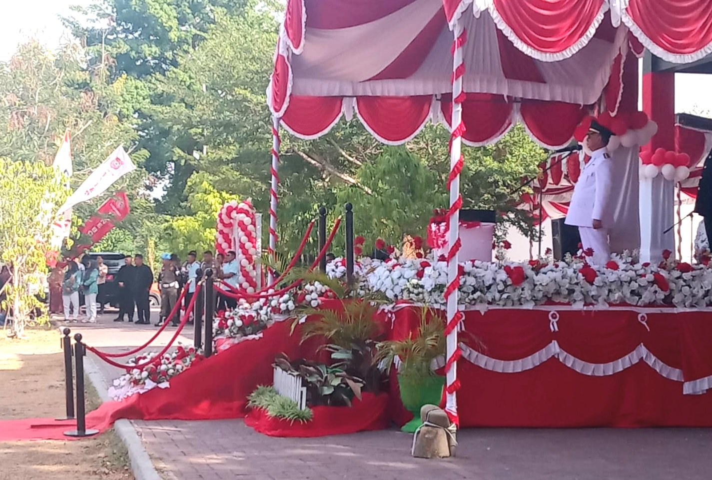 Bupati Bone Bolango Ismet Mile jadi Inspektur upacara Memperingati HUT ke-81 Republik Indonesia, di Kabupaten Bone Bolango