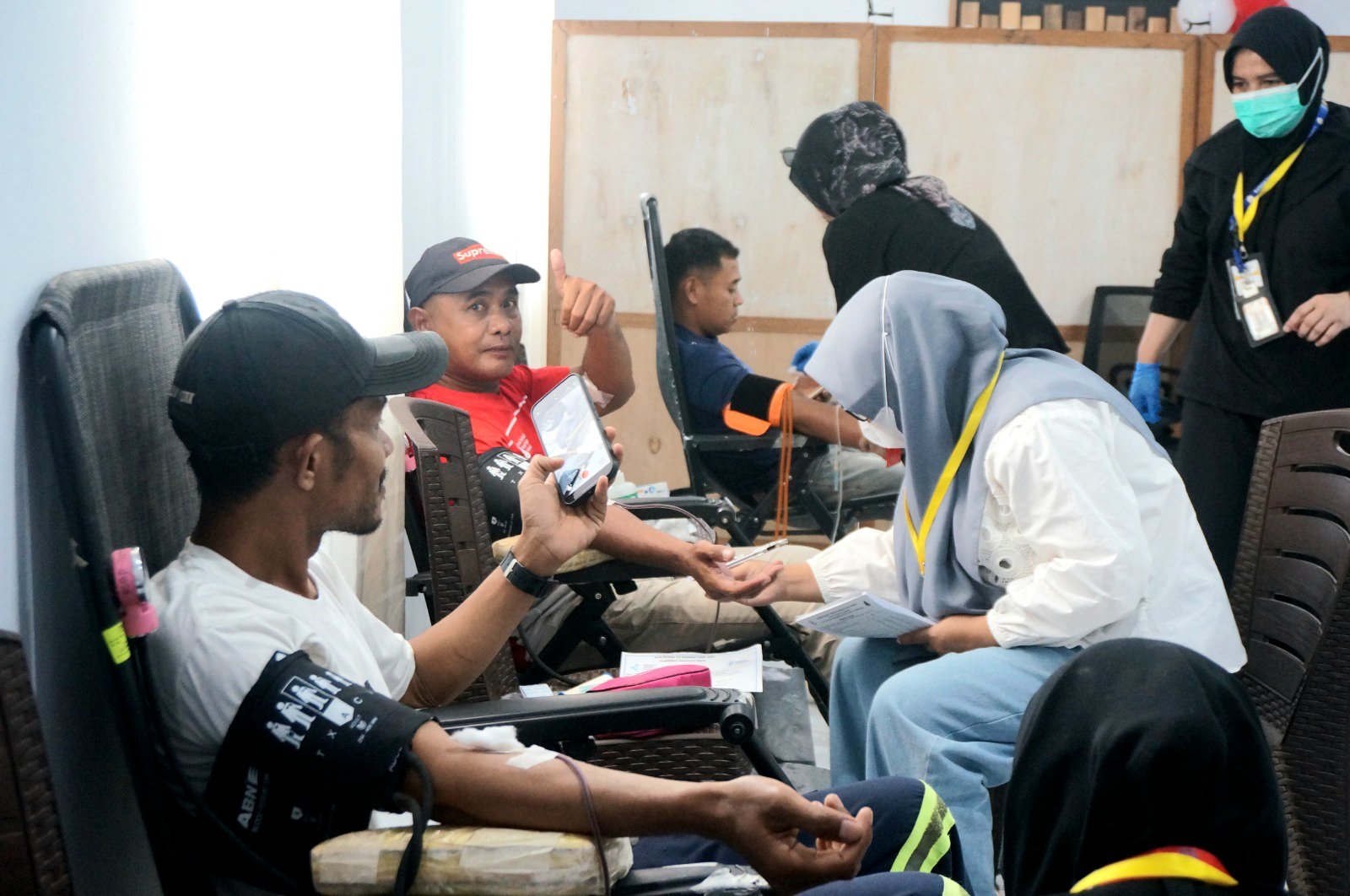 Aksi donor darah dan pemeriksaan kesehatan gratis oleh BJA Group dalam memperingati HUT ke-81 RI di Kabupaten Pohuwato