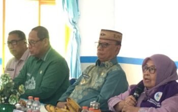 Ketua Tim Pembina Posyandu Kabupaten Bone Bolango, Ruwaida Ismet Mile, mendorong peran posyandu untuk memperluas perannya sebagai pintu masuk masyarakat dalam memperoleh berbagai layanan dasar