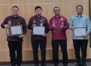 Kepala Badan Keuangan dan Pendapatan Daerah (BKPD) Bone Bolango, Abdul Halim Katilie, Menerima penghargaan Treasury Award yang berlangsung di Aula Ambua KPPN Provinsi Gorontalo, Kamis, 27 Agustus 2026. (Foto Diskominfo)