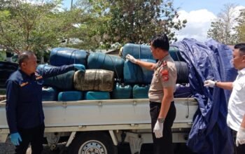 70 Galon Solar Ilegal Asal Gorut Tujuan Pohuwato Disikat Polres Boalemo. (Foto Istimewa)