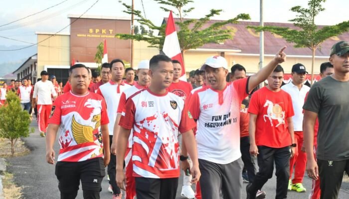 Semarak HUT RI ke-81, Wabup Lahmuddin Ikuti Jalan Sehat Bersama Polres Boalemo