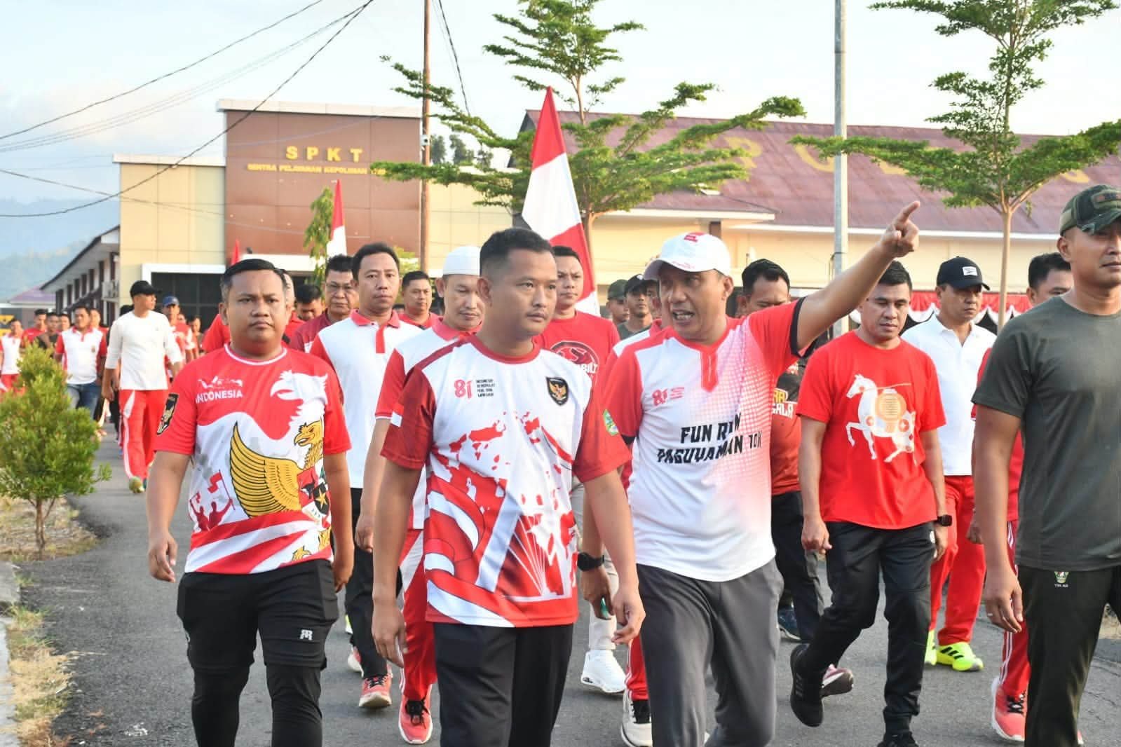 Perkuat Sinergi, Wabup Lahmuddin Ikuti Jalan Sehat Bersama Polres Boalemo