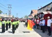 Bupati Boalemo, Rum Pagau bersama Wabup Boalemo, Lahmuddin Hambali Lepas Peserta Gerak SD-SMP Dalam Rangka Semarak HUT RI ke-81. (Sumber Foto Prokopim Boalemo)