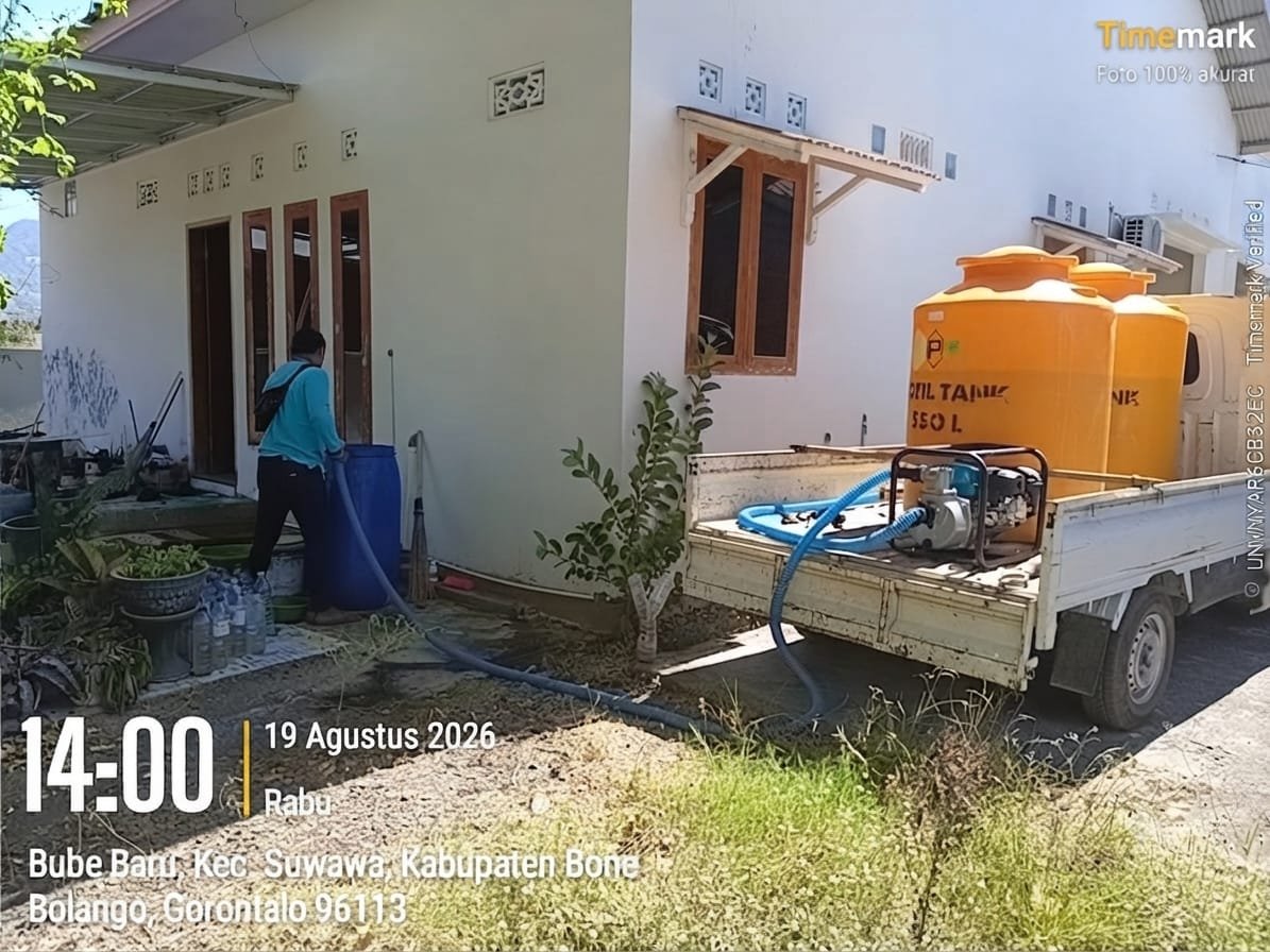 Perumda Tirta Bolango Salurkan Air Bersih ke Warga.(Foto Istimewa)