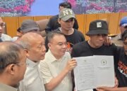 Ditagih Massa Aksi, Pimpinan DPR Teken Surat Siap Mundur Jika RUU Perampasan Aset Mangkrak.(Sumber Foto: CNN Indonesia)