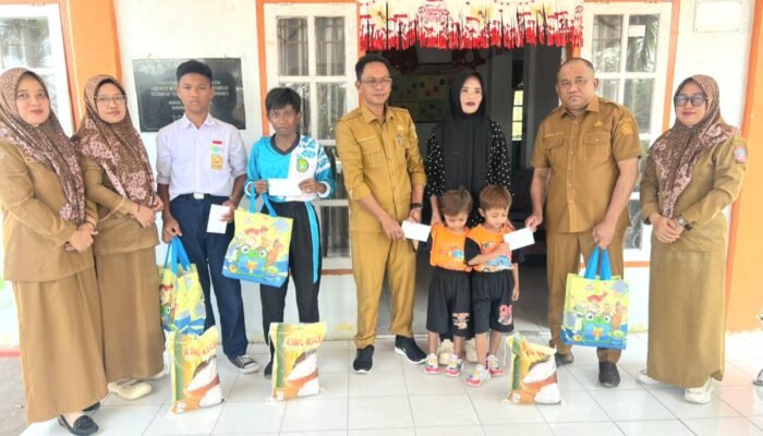 Tebar Kebahagiaan Maulid Nabi, Camat Taluditi Berbagi ‘Paket Bahagia’ untuk Anak Yatim