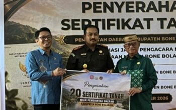 Rapat Koordinasi Percepatan Sertifikasi Aset Tanah yang dirangkaikan dengan penyerahan sertifikat di Kantor Pengacara Negara Kejaksaan Negeri Bone Bolango, Kamis,3 September 2026.