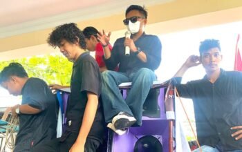 Wahyudin S. Dai (masker putih)