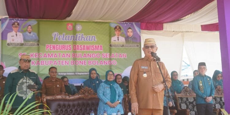 Bupati Bone Bolango Ismet Mile Lantik Pengurus Dasawisma se-Kecamatan Bulango Selatan