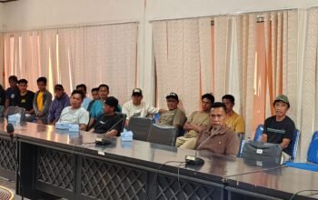 Tuntut Ganti Rugi, puluhan penambang mendatangi Kantor DPRD Pohuwato, Senin, 14 September 2026