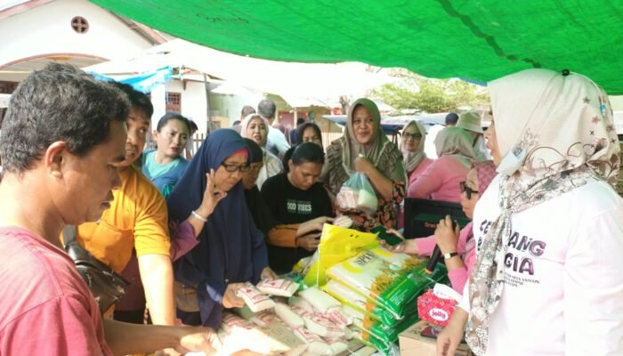 Tekan Inflasi, Pemkab Bone Bolango-Bulog Gelar Pasar Murah