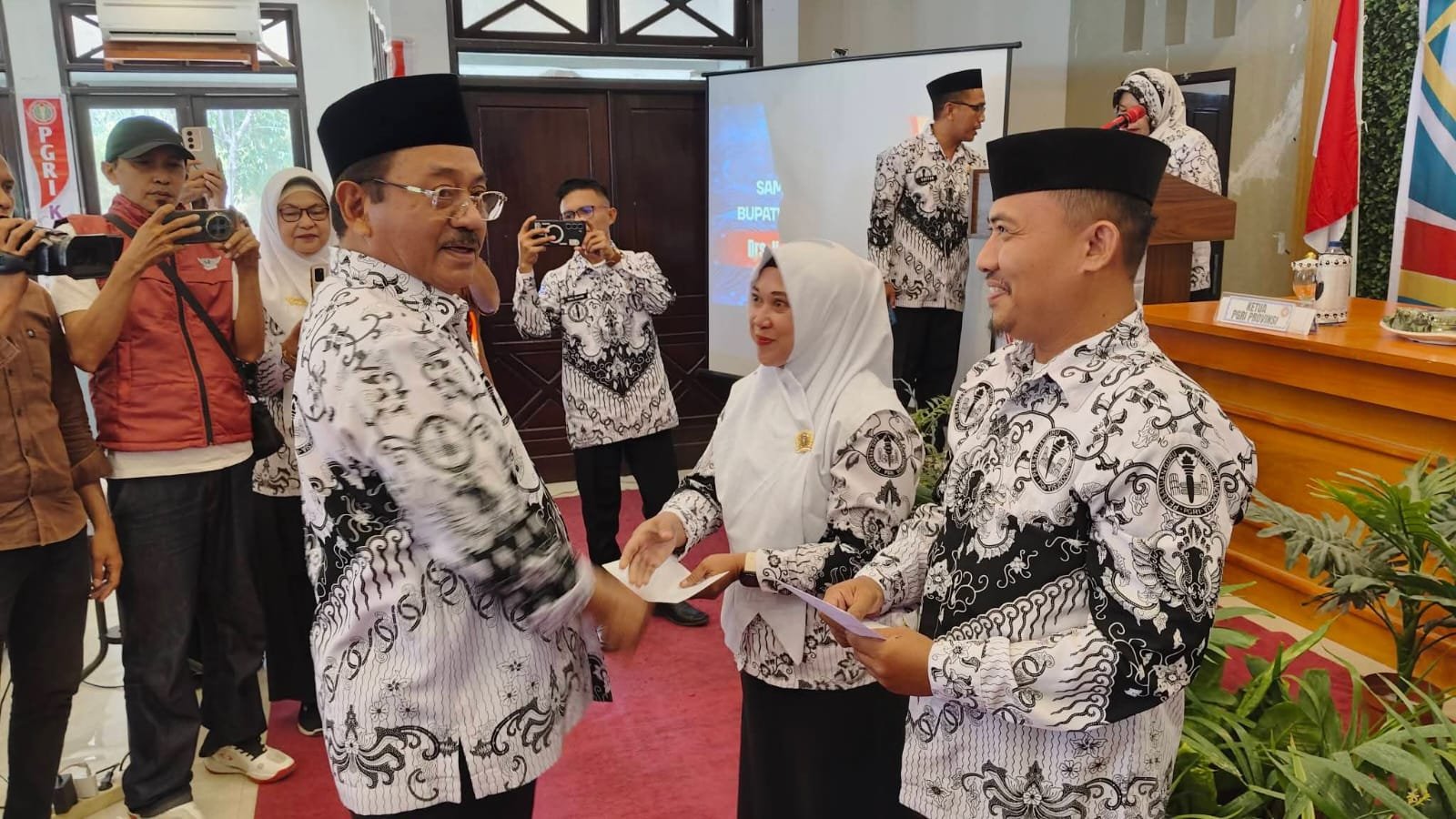 Transformasi Pendidikan Boalemo: Bupati Rum Pagau Ajak Guru Tinggalkan Cara Lama.(Foto: Prokopim Boalemo)